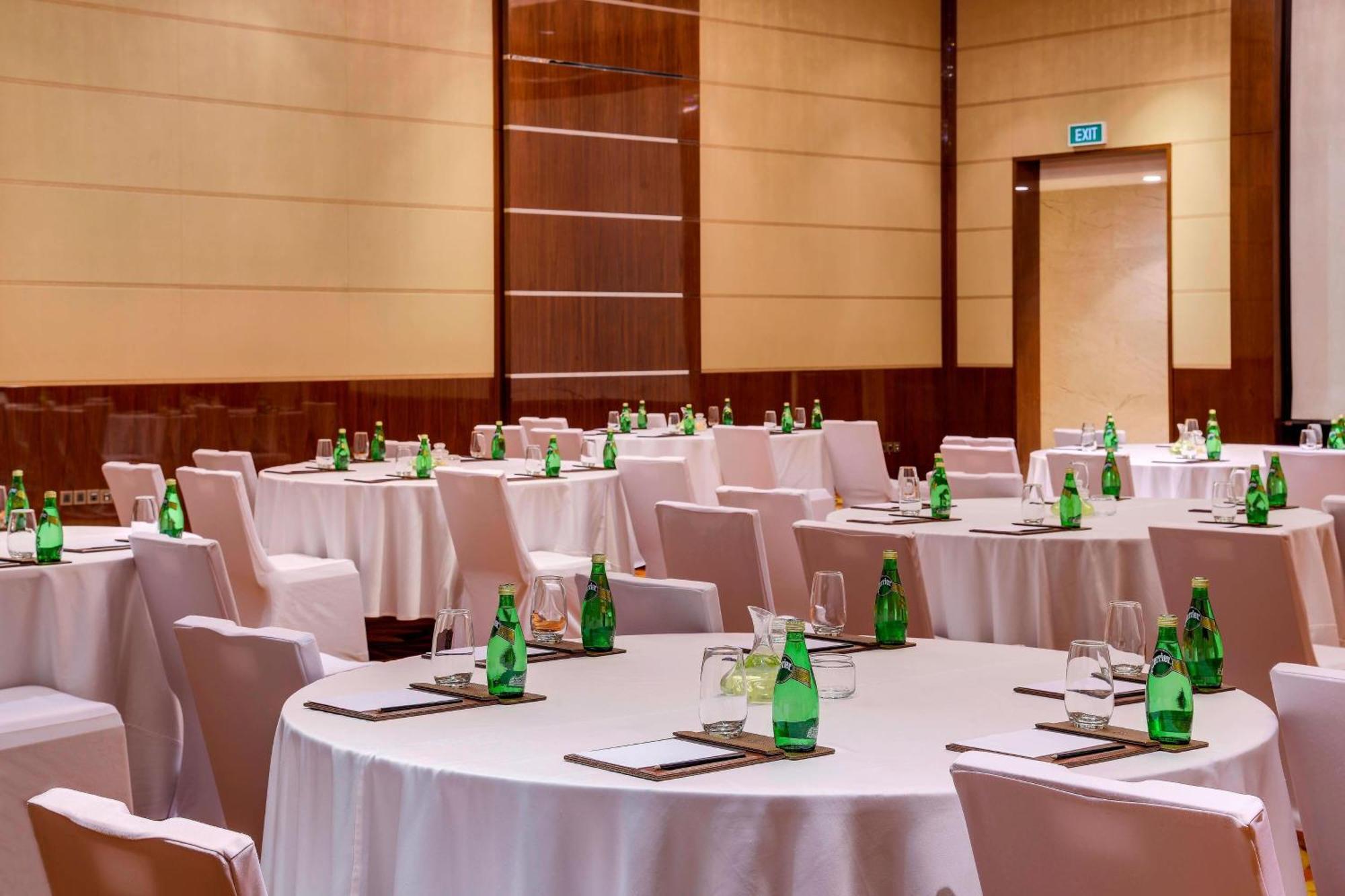 Kochi Marriott Hotel Экстерьер фото Meeting room