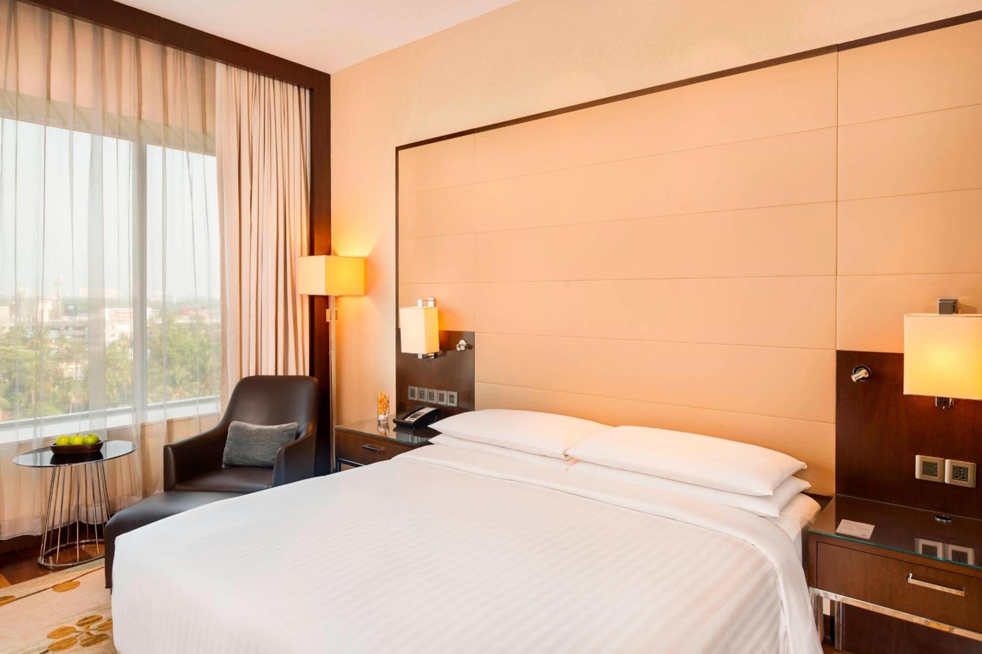 Kochi Marriott Hotel Экстерьер фото