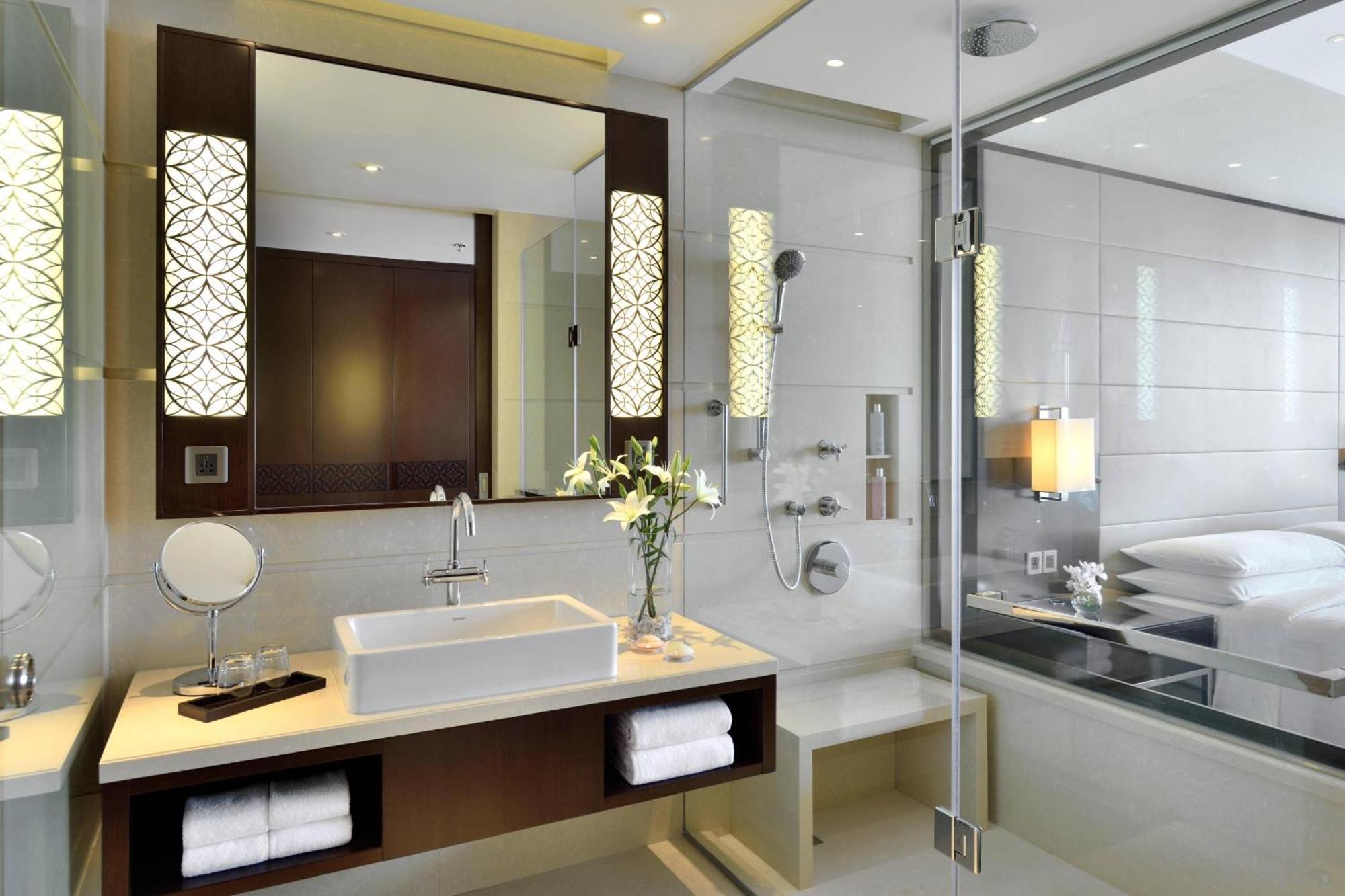 Kochi Marriott Hotel Экстерьер фото Bathroom