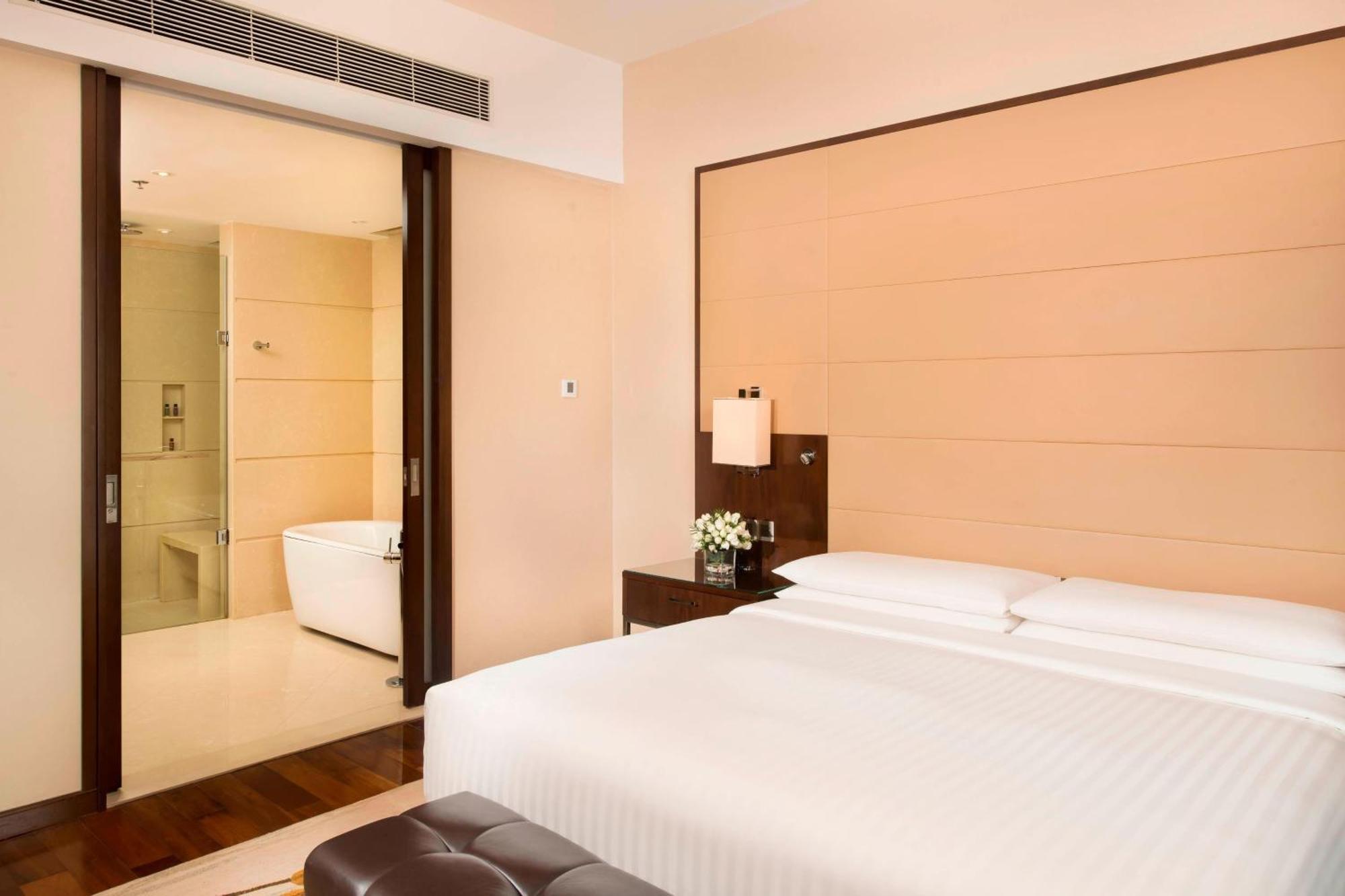 Kochi Marriott Hotel Экстерьер фото