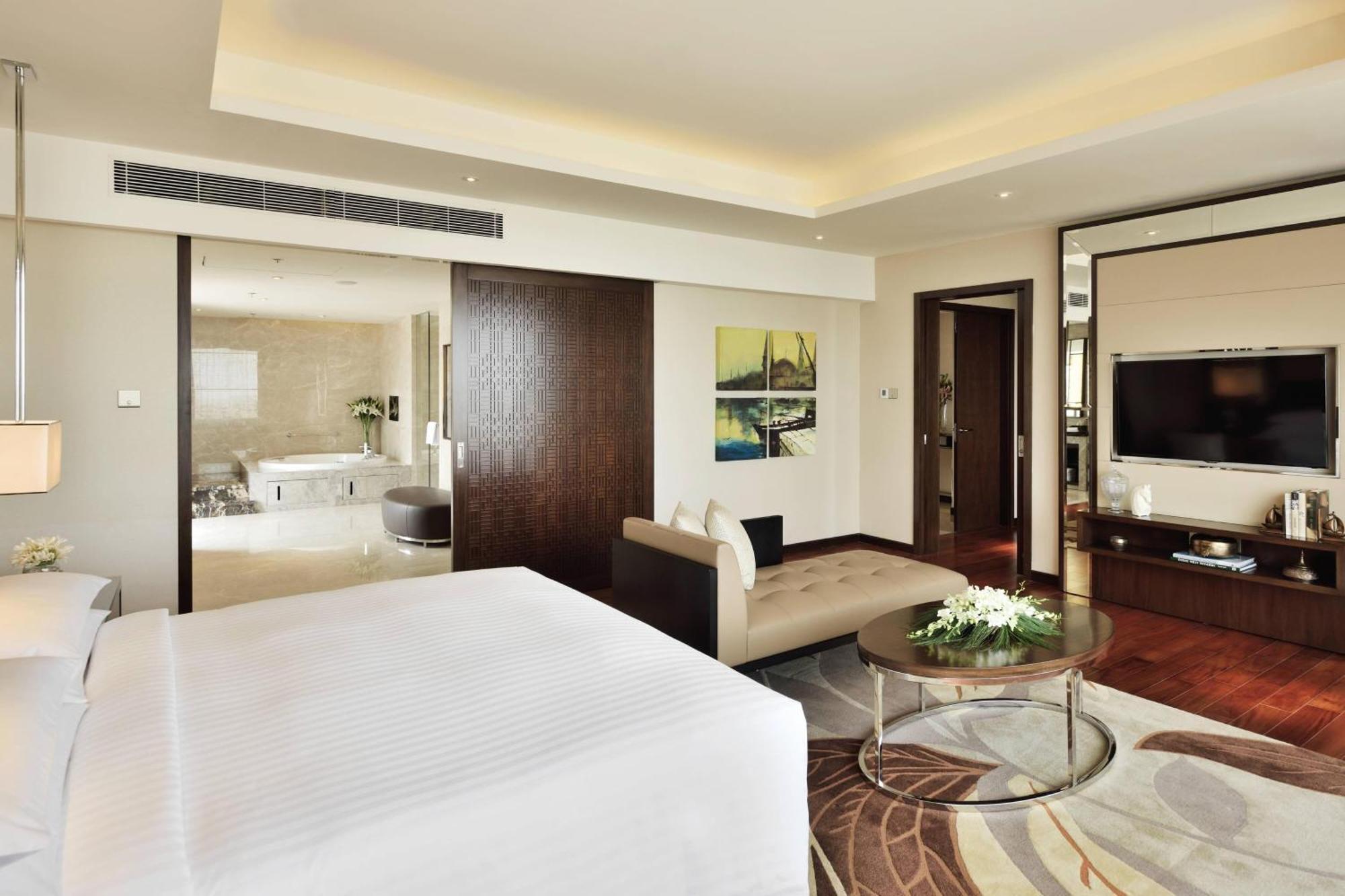 Kochi Marriott Hotel Экстерьер фото