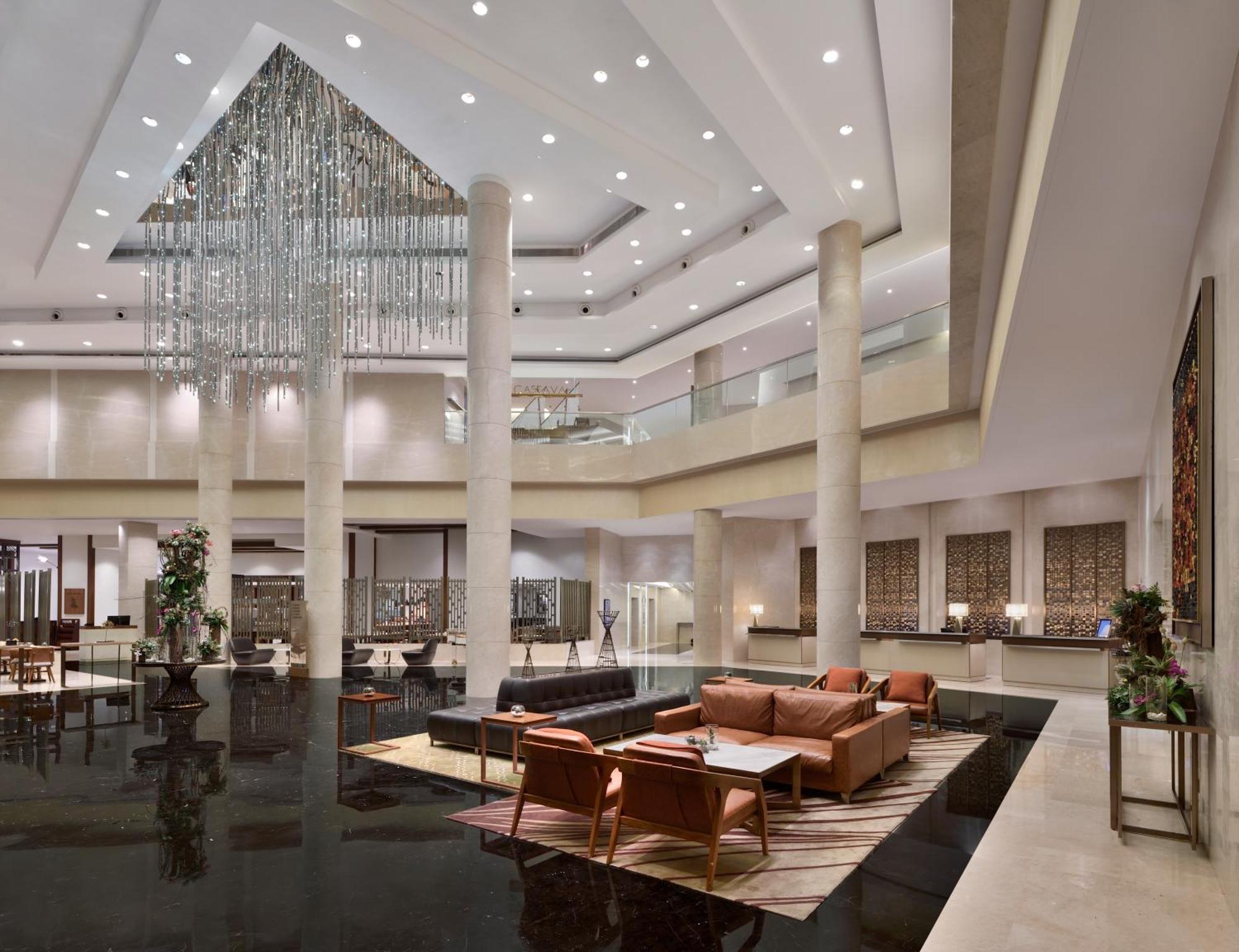 Kochi Marriott Hotel Экстерьер фото Lobby