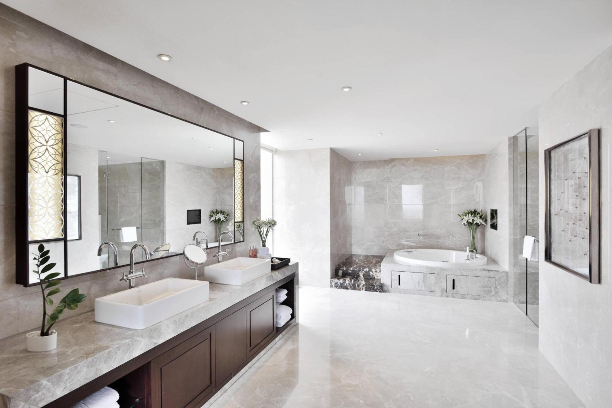 Kochi Marriott Hotel Экстерьер фото Bathroom